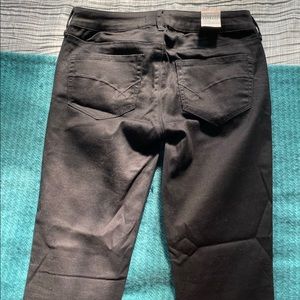 Bullhead black skinniest low rise jeans